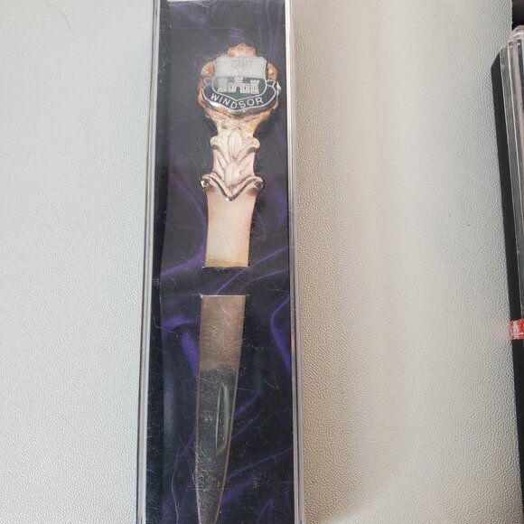 Collector Spoons - London England  - Royal Carriage - Picture 6 of 10